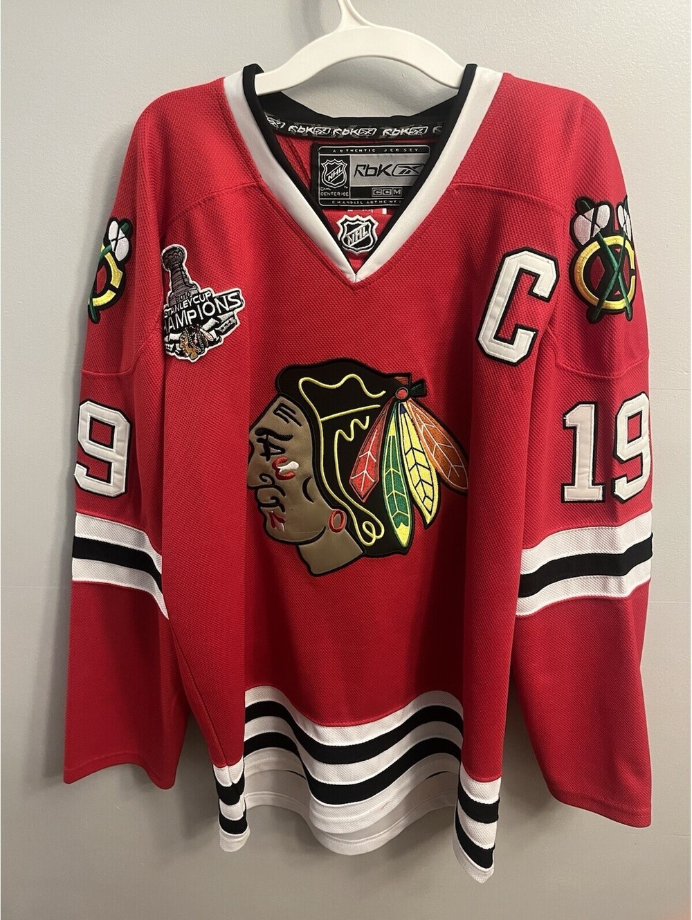 Authentic Reebok Chicago Blackhawks Jonathan Toews #19 NHL Jersey Sz 50 w/Patch